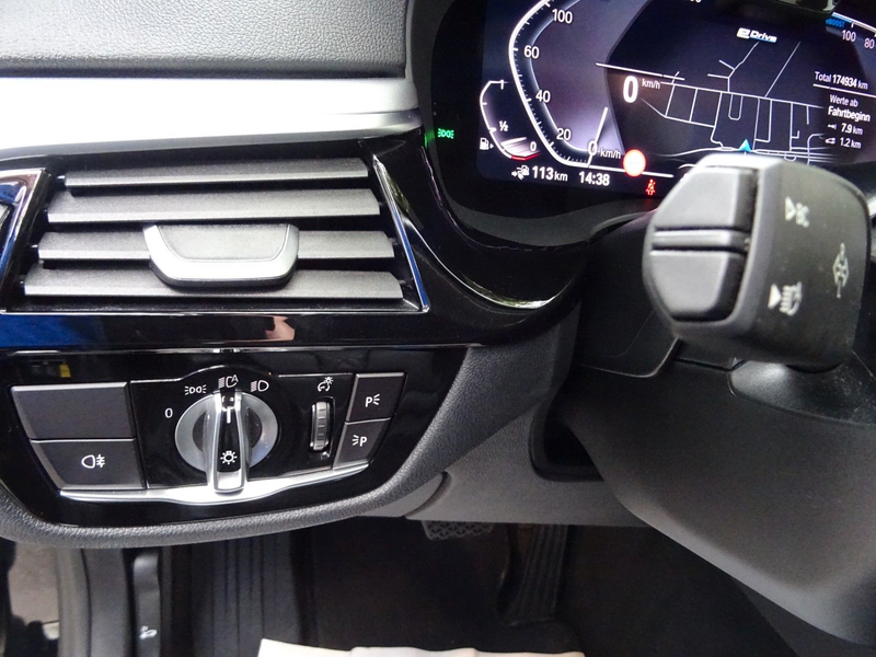 BMW 530 e Touring xDrive Aut Navi LEDer DrvAsProf H/K — photo 14