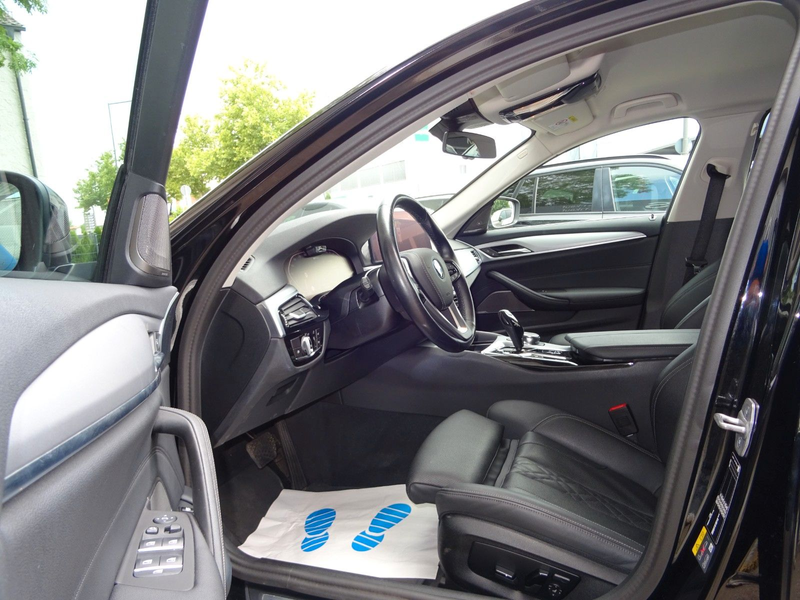 BMW 530 e Touring xDrive Aut Navi LEDer DrvAsProf H/K — photo 12