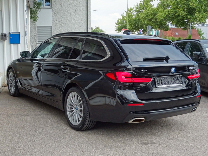 BMW 530 e Touring xDrive Aut Navi LEDer DrvAsProf H/K — photo 4