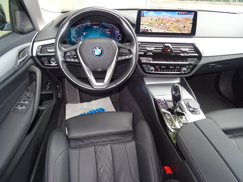 BMW 530 e Touring xDrive Aut Navi LEDer DrvAsProf H/K — photo 10