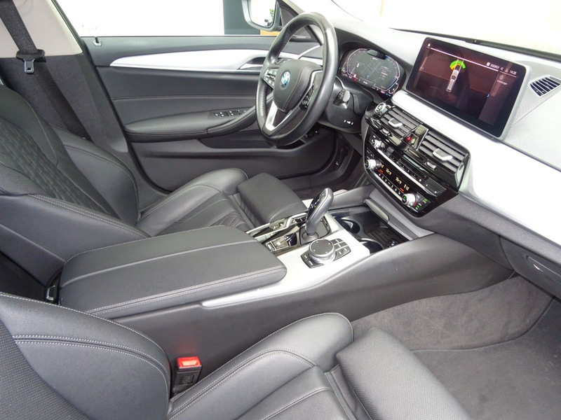 BMW 530 e Touring xDrive Aut Navi LEDer DrvAsProf H/K — photo 8