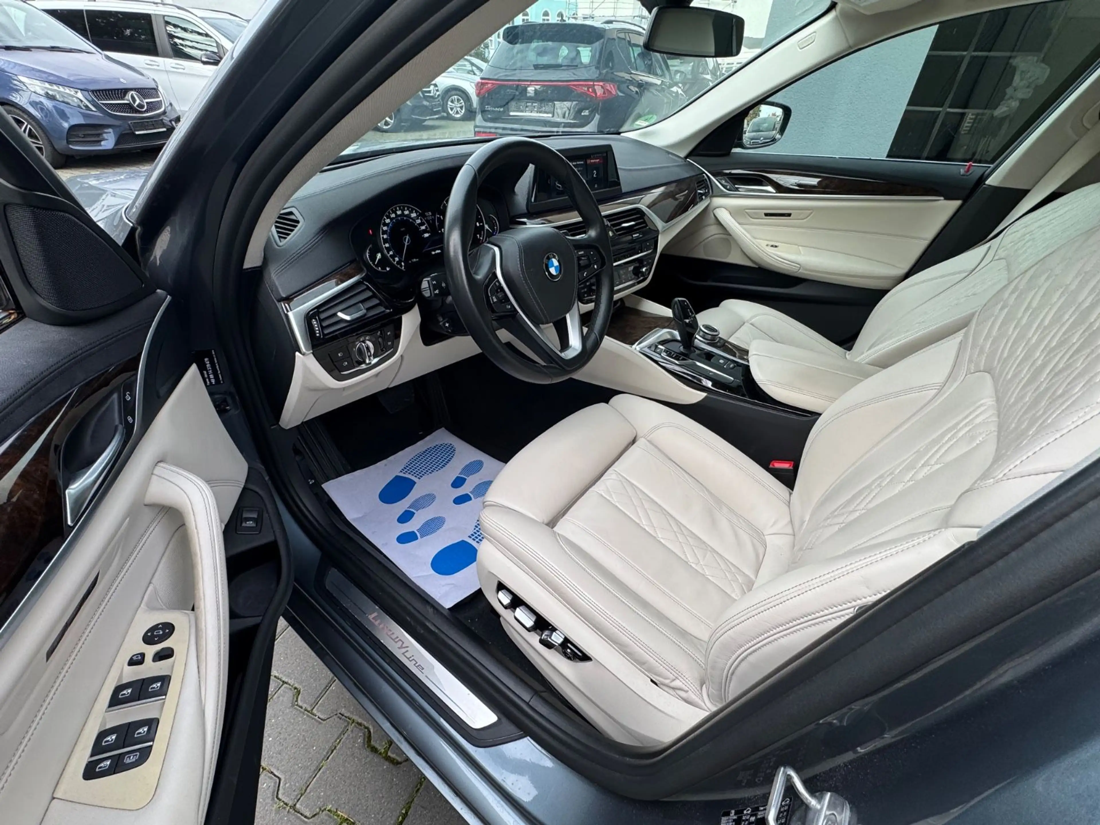 BMW 530 i Luxury Line — photo 4