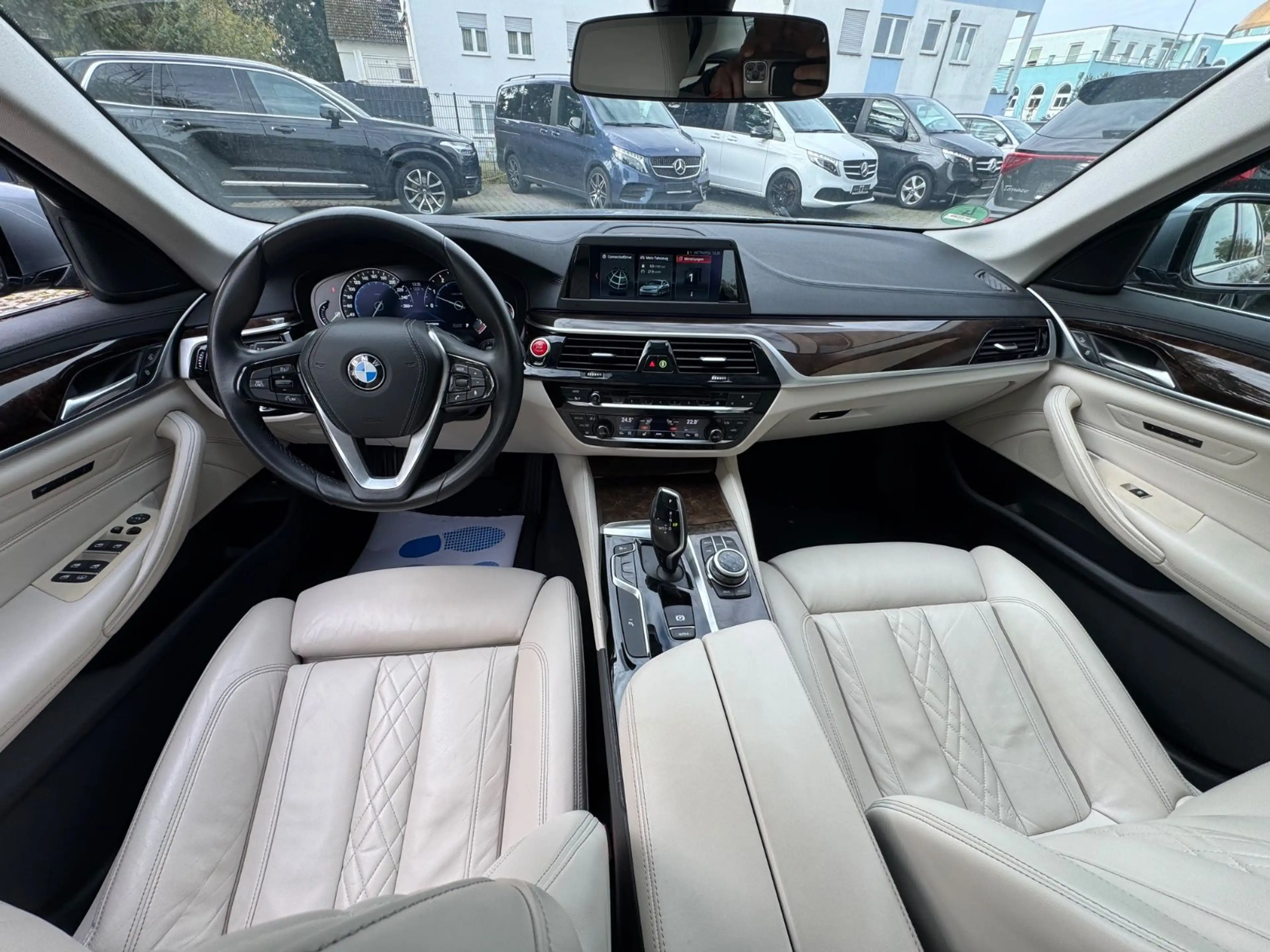 BMW 530 i Luxury Line — photo 5