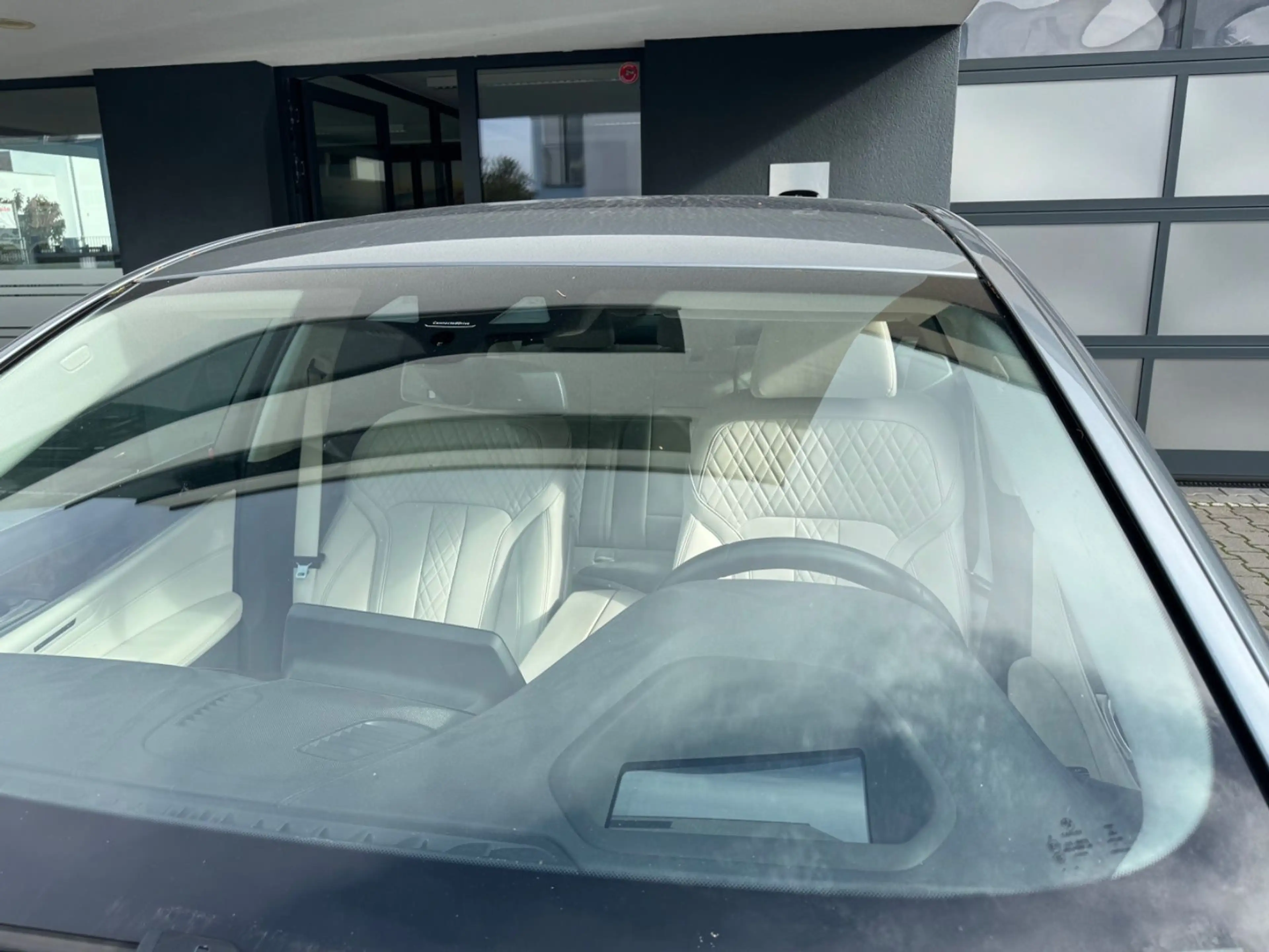 BMW 530 i Luxury Line — photo 12