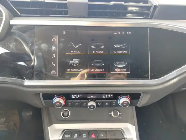 Audi Q3 view 23