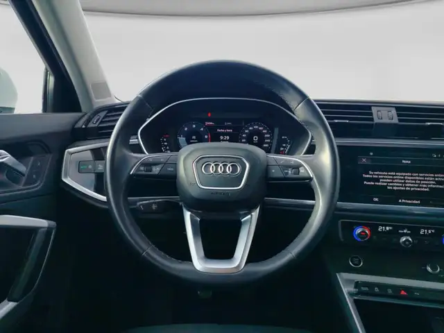 Audi Q3 view 14