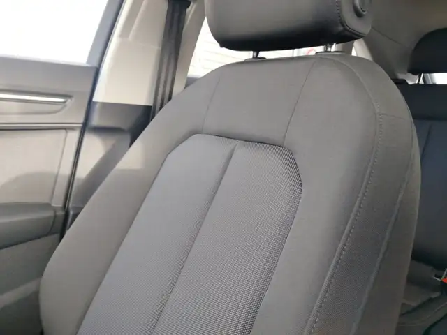 Audi Q3 view 28