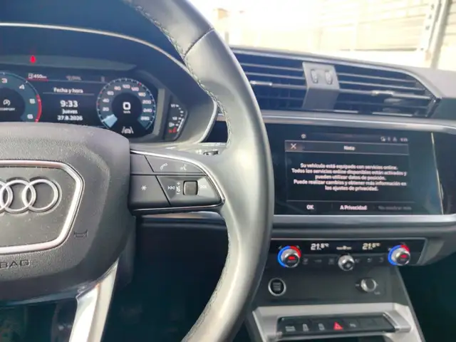 Audi Q3 view 22