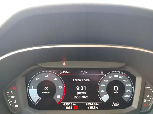 Audi Q3 view 15