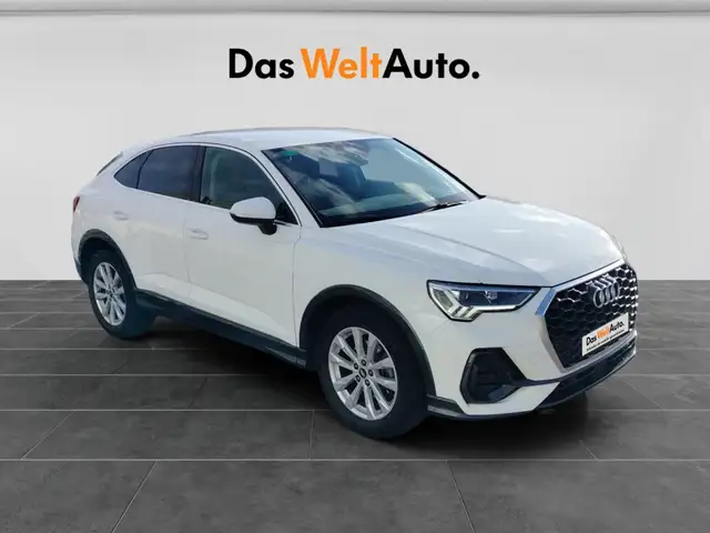 Audi Q3 main image