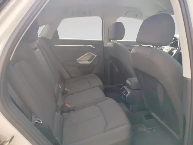 Audi Q3 view 19
