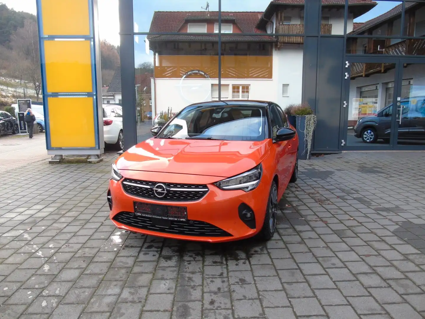 Opel Corsa F e Elegance Orange - 1