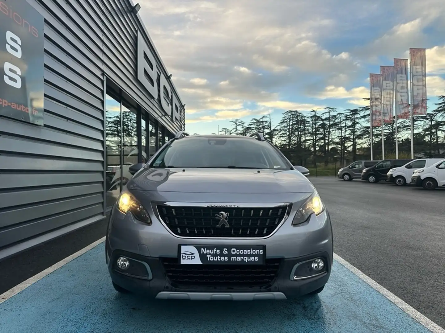 Peugeot 2008 1.6 BLUEHDI 120CH ALLURE S\u0026S Gris - 2
