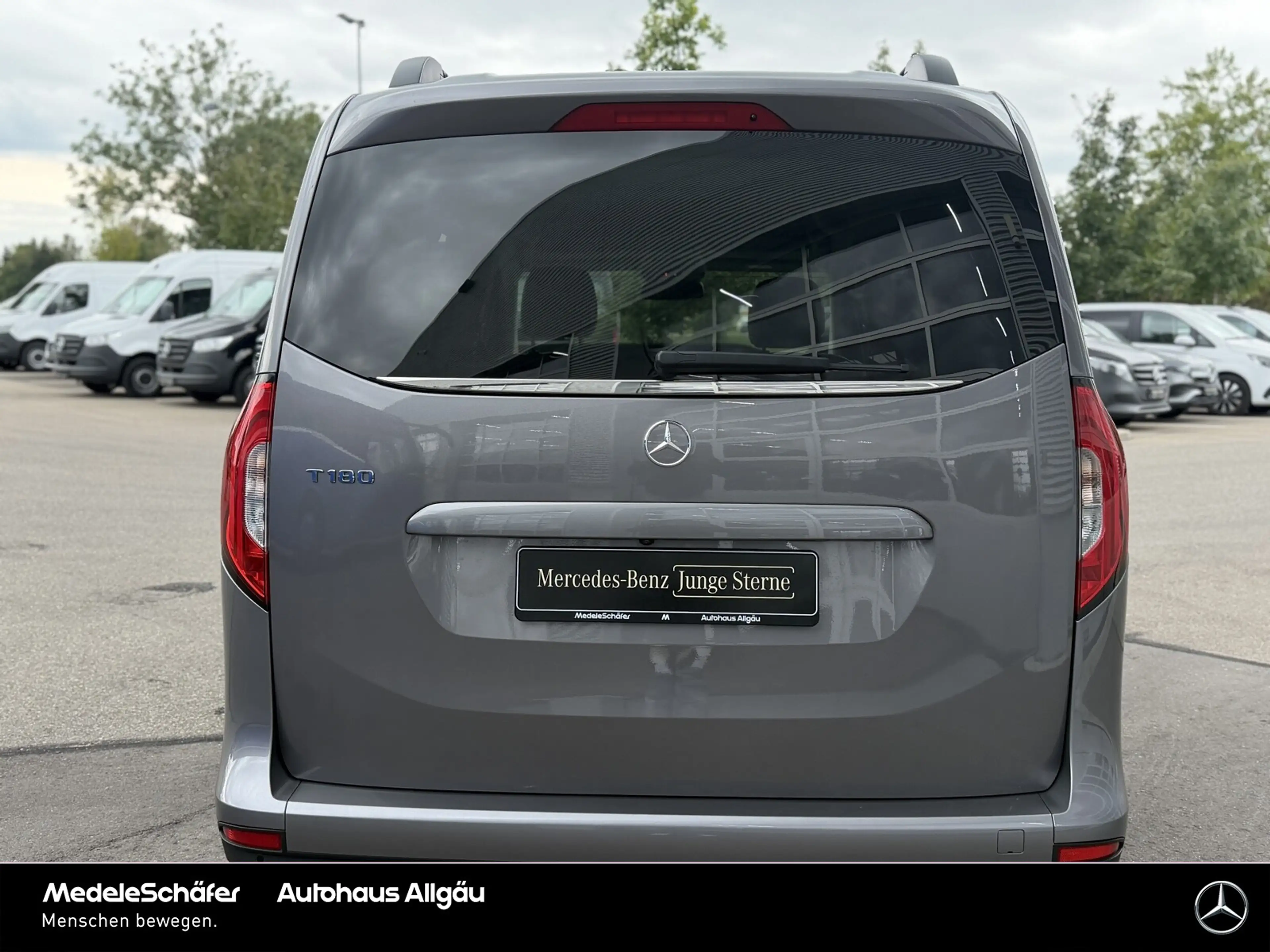 Mercedes-Benz T-Class T 180 Progressive LED CARPLAY 17-ZOLL SCHECKHEFT — photo 3
