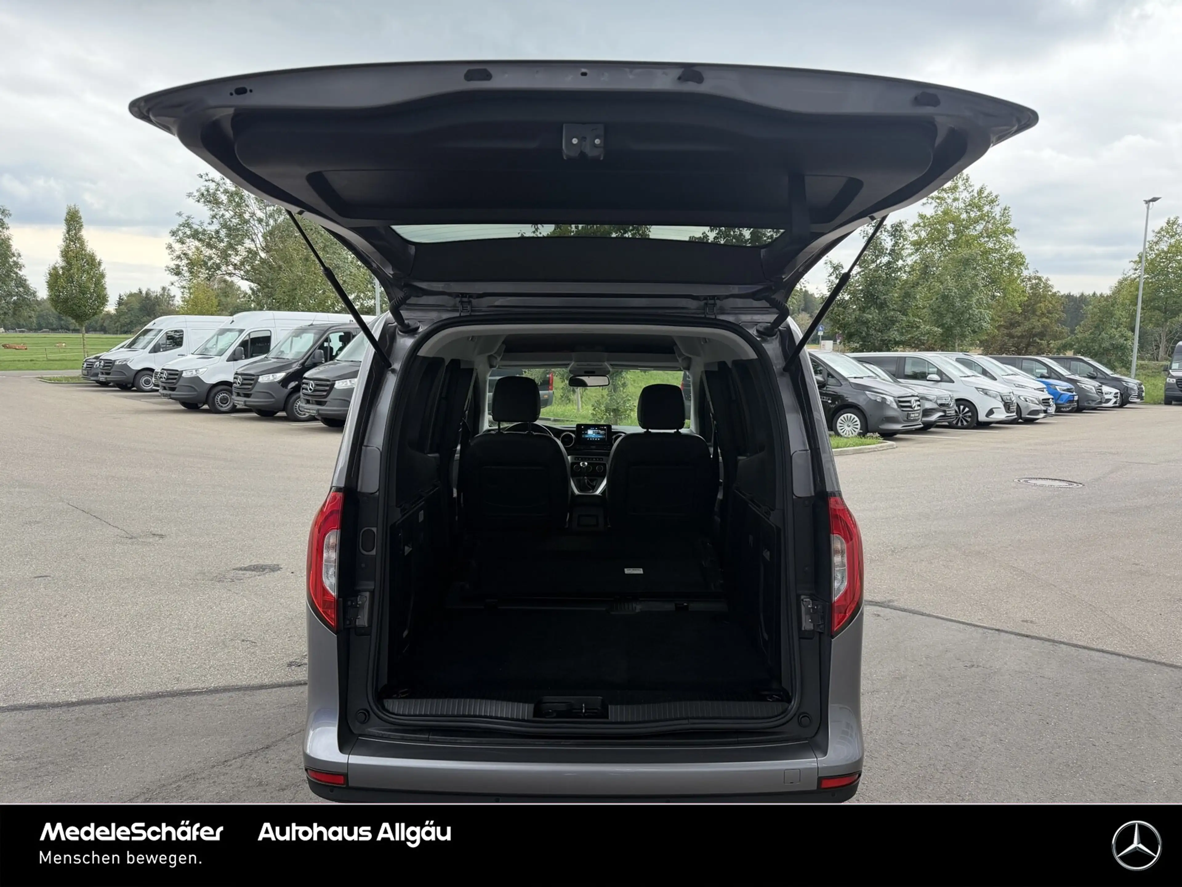 Mercedes-Benz T-Class T 180 Progressive LED CARPLAY 17-ZOLL SCHECKHEFT — photo 4