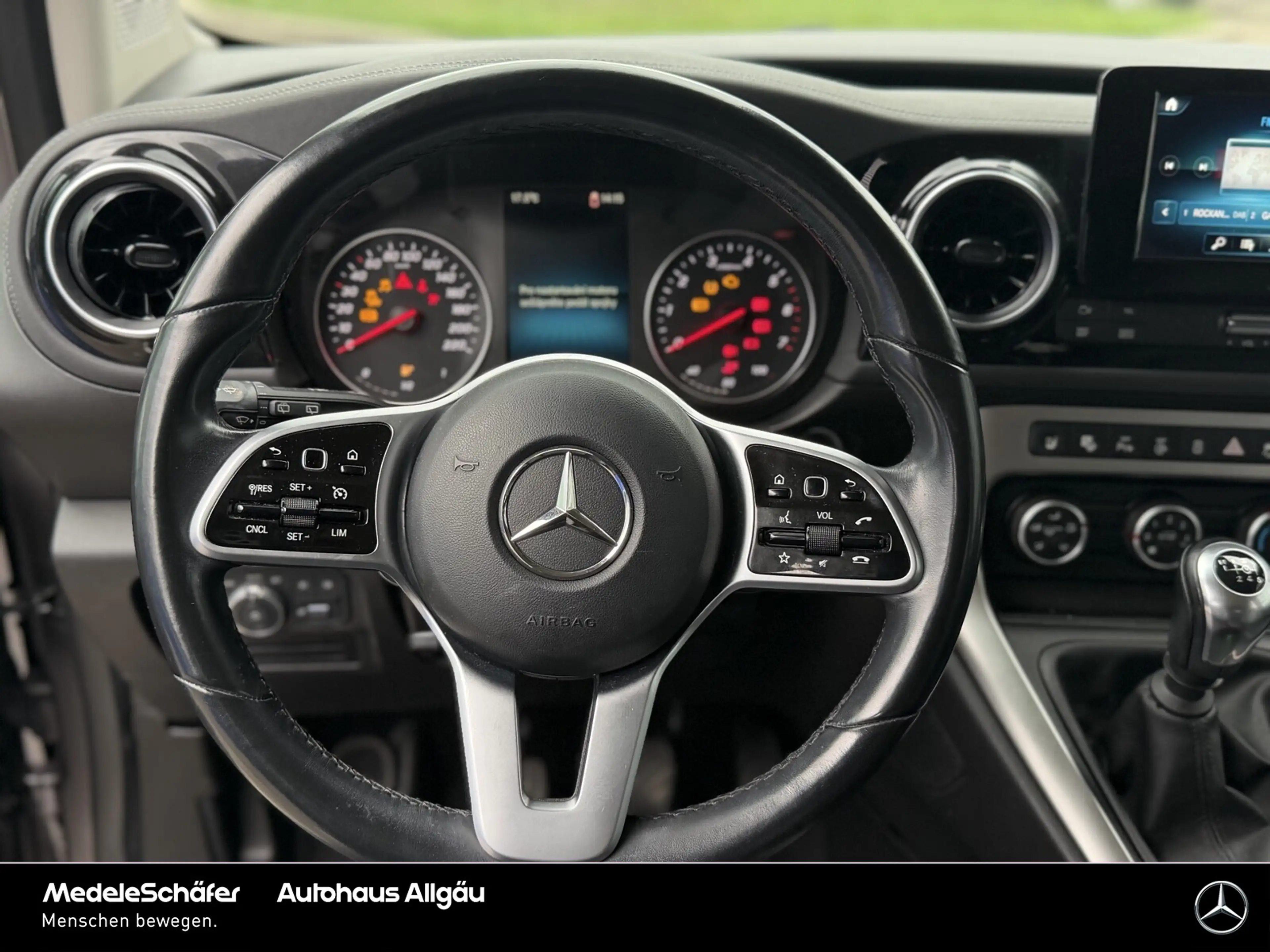 Mercedes-Benz T-Class T 180 Progressive LED CARPLAY 17-ZOLL SCHECKHEFT — photo 10
