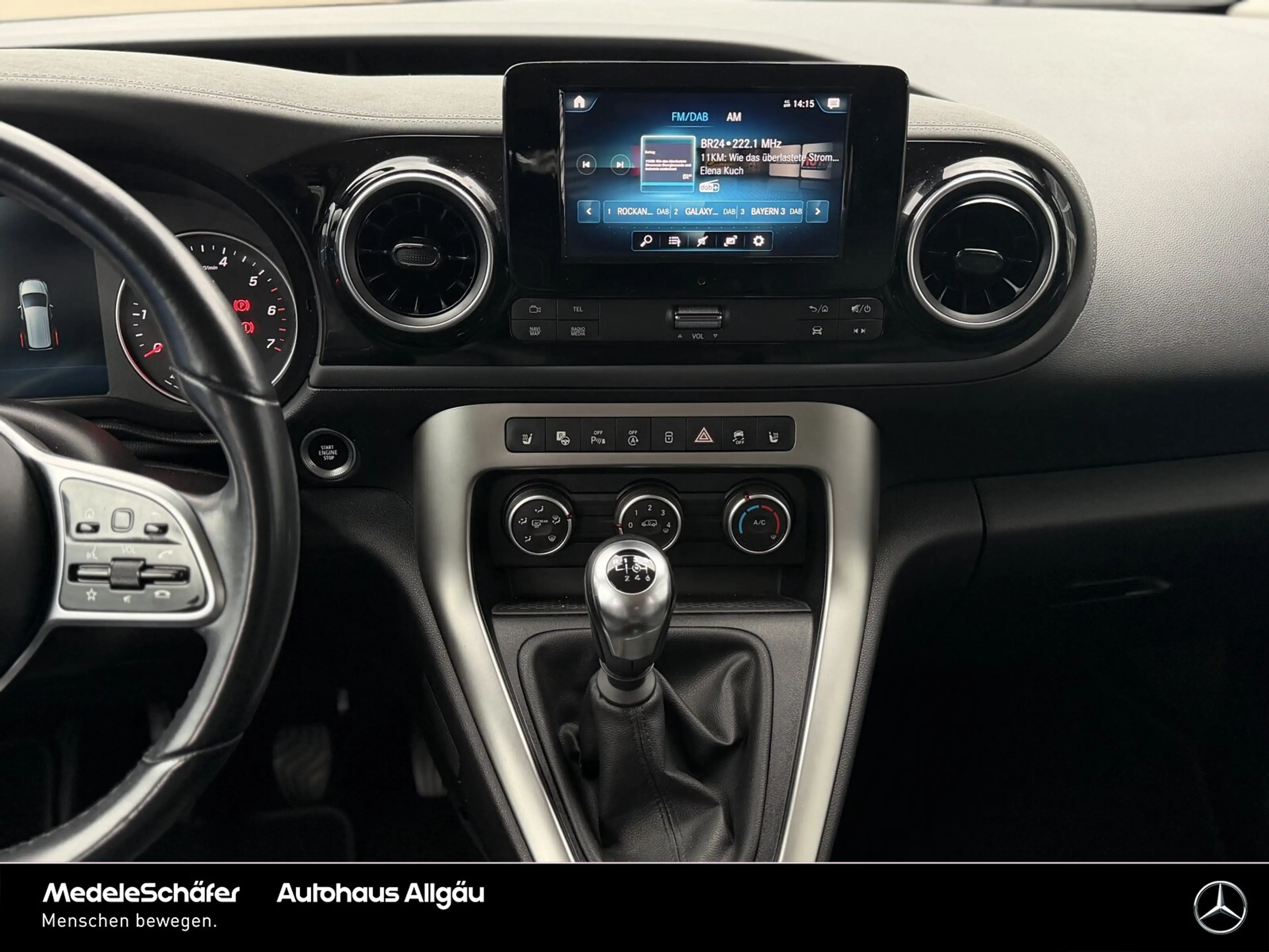 Mercedes-Benz T-Class T 180 Progressive LED CARPLAY 17-ZOLL SCHECKHEFT — photo 11