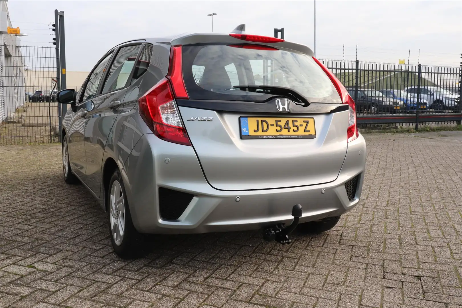 Honda Jazz 1.3 i-VTEC 102pk Comfor.rijklaar. Grijs - 2