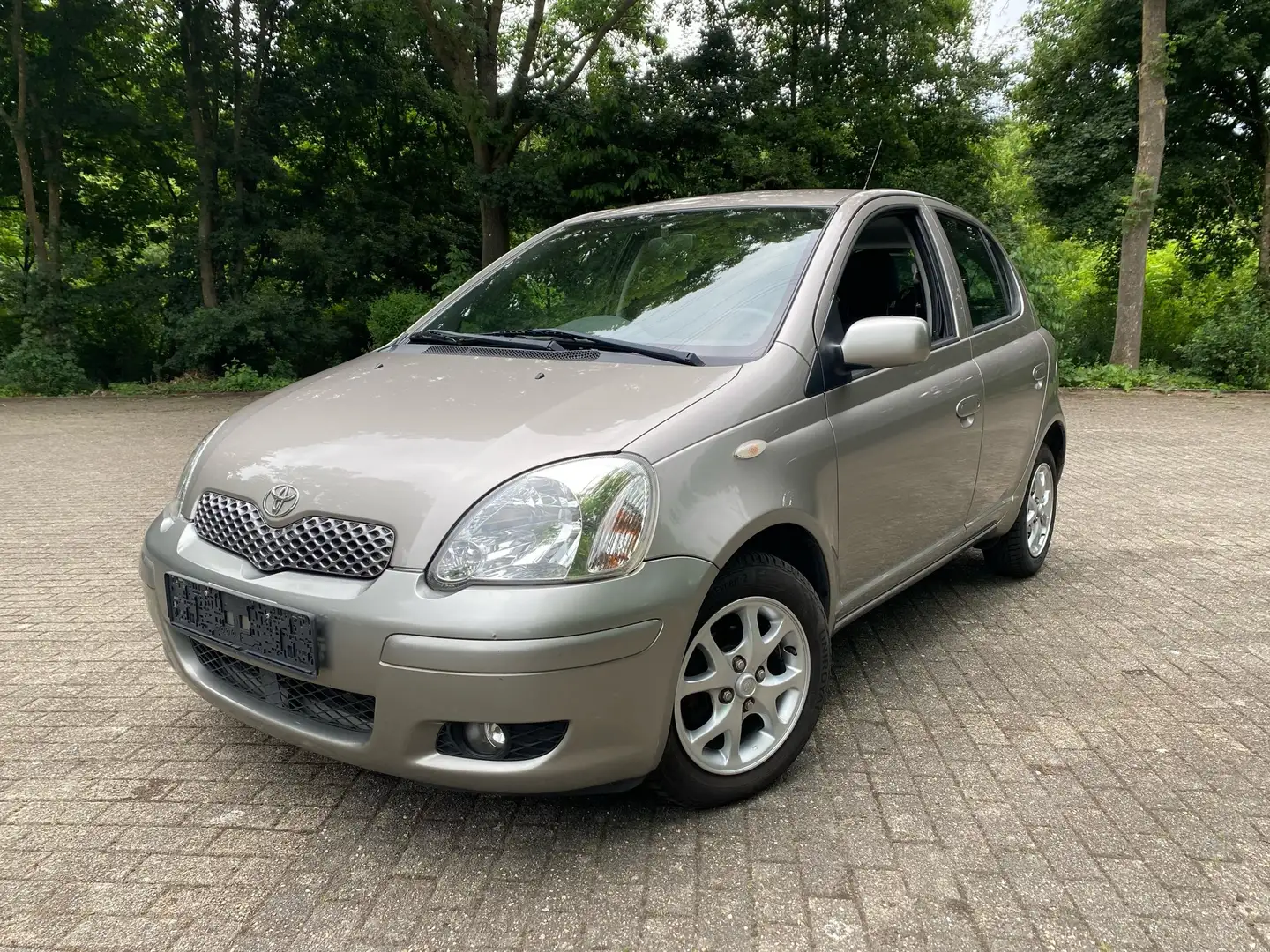 Toyota Yaris 1.3 VVT-i 5-Türig Brown - 1