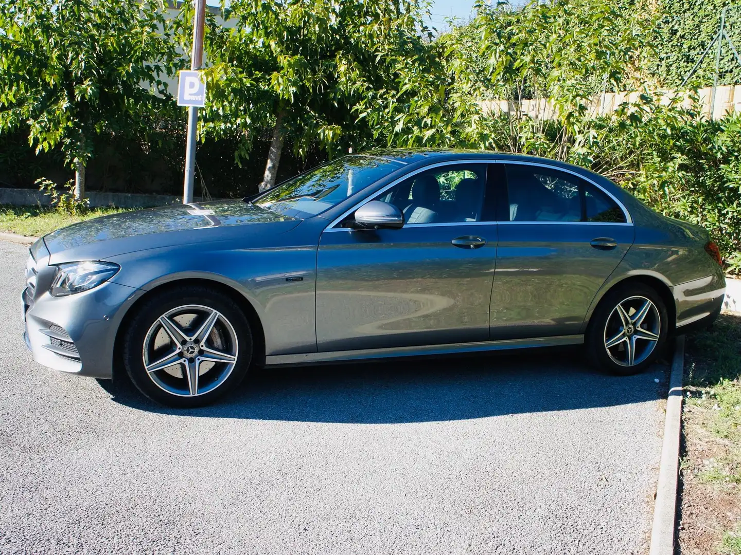 Mercedes-Benz E 300 MERCEDES BENZ CLASSE E V300 DE AMG LINE 9G-TRONIC Gris - 2