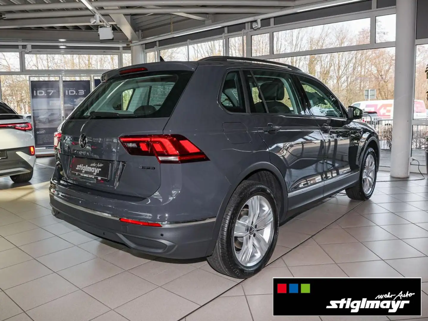 Volkswagen Tiguan Life 2,0 l TDI SCR4MOTION 110 kW(150 PS) Grijs - 2
