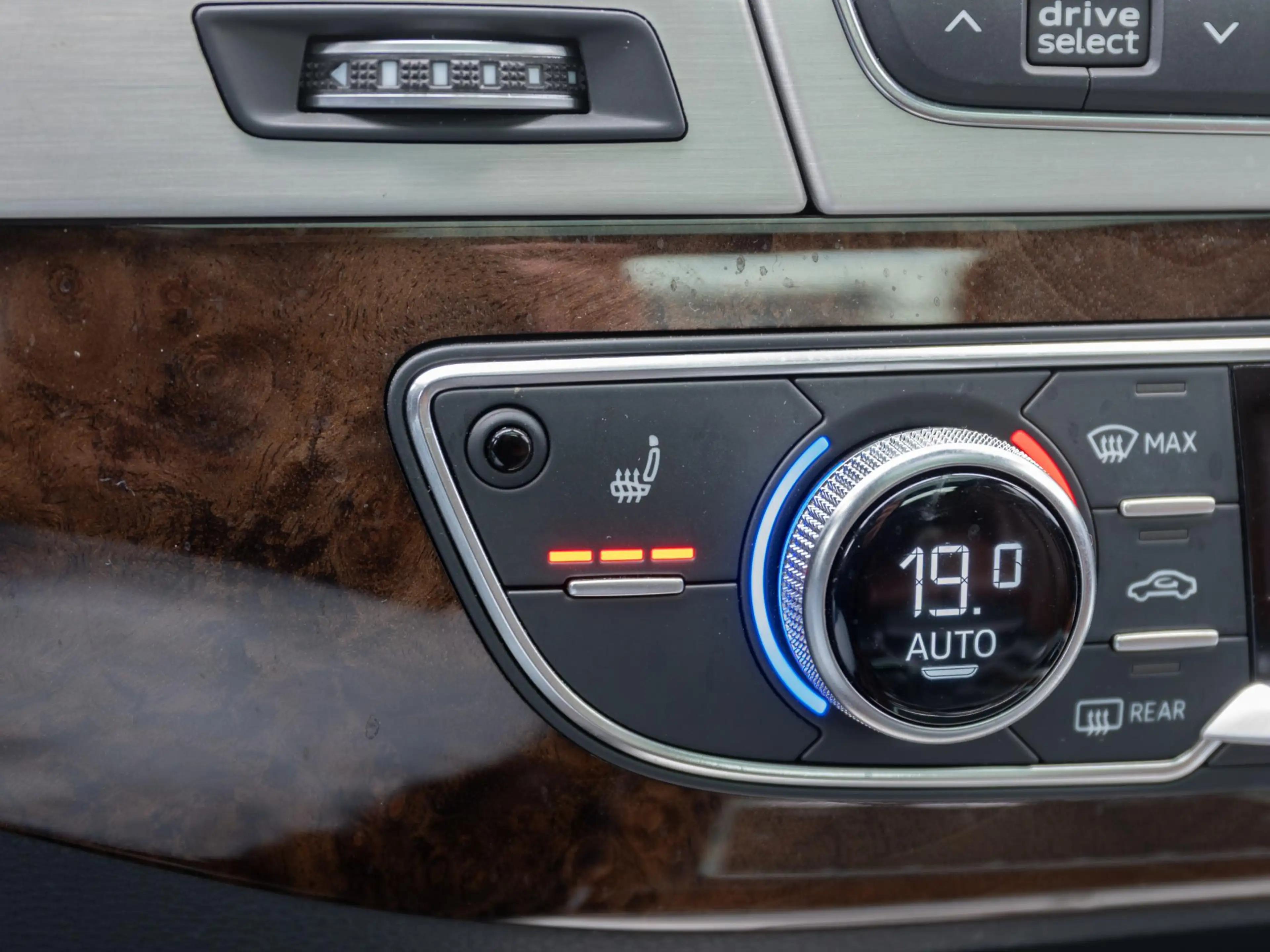 Audi Q7 e-tron 3.0 TDI quattro Premium | Pano | Matrix-LED | Deal — photo 33