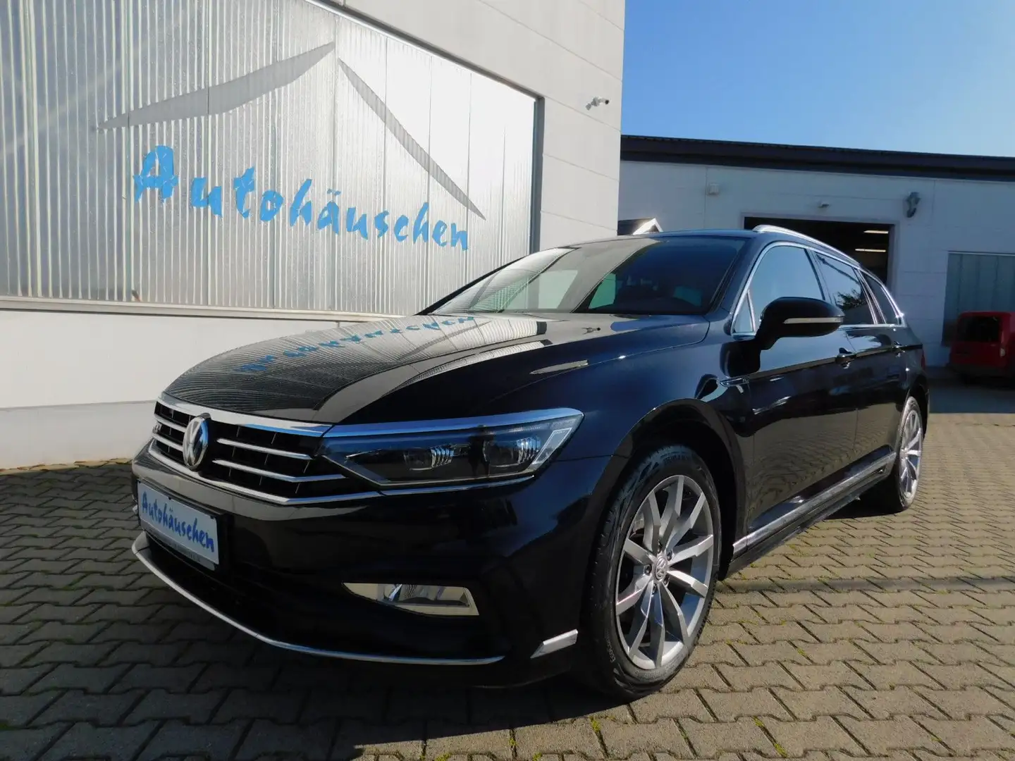 Volkswagen Passat Variant Passat 2.0 TDI DSG Elegance R-Line-Paket Matrix Schwarz - 1