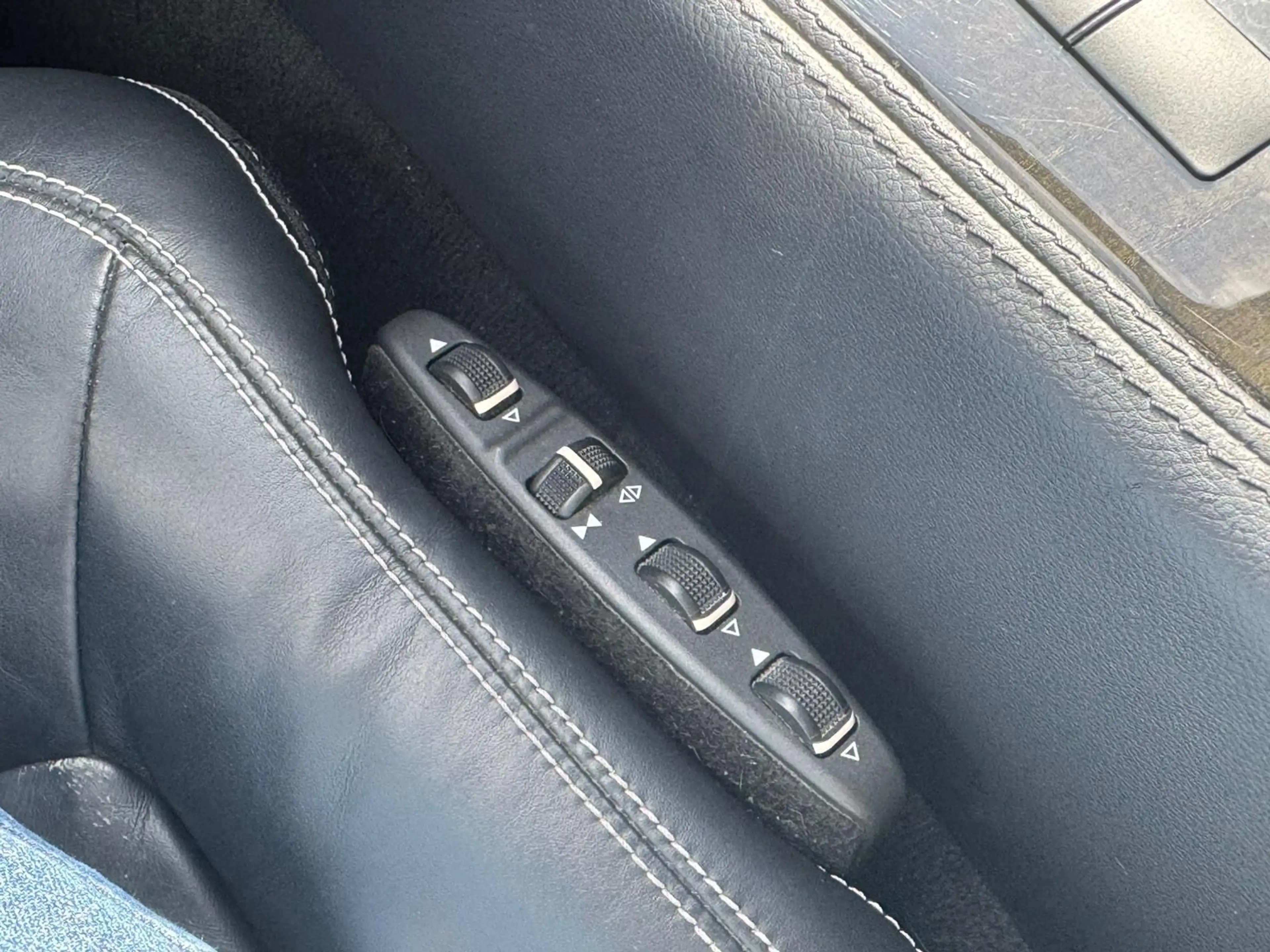Mercedes-Benz CLS 350 d 4Matic AMG*MAGNO*DIST*H&K*Voll* — photo 23