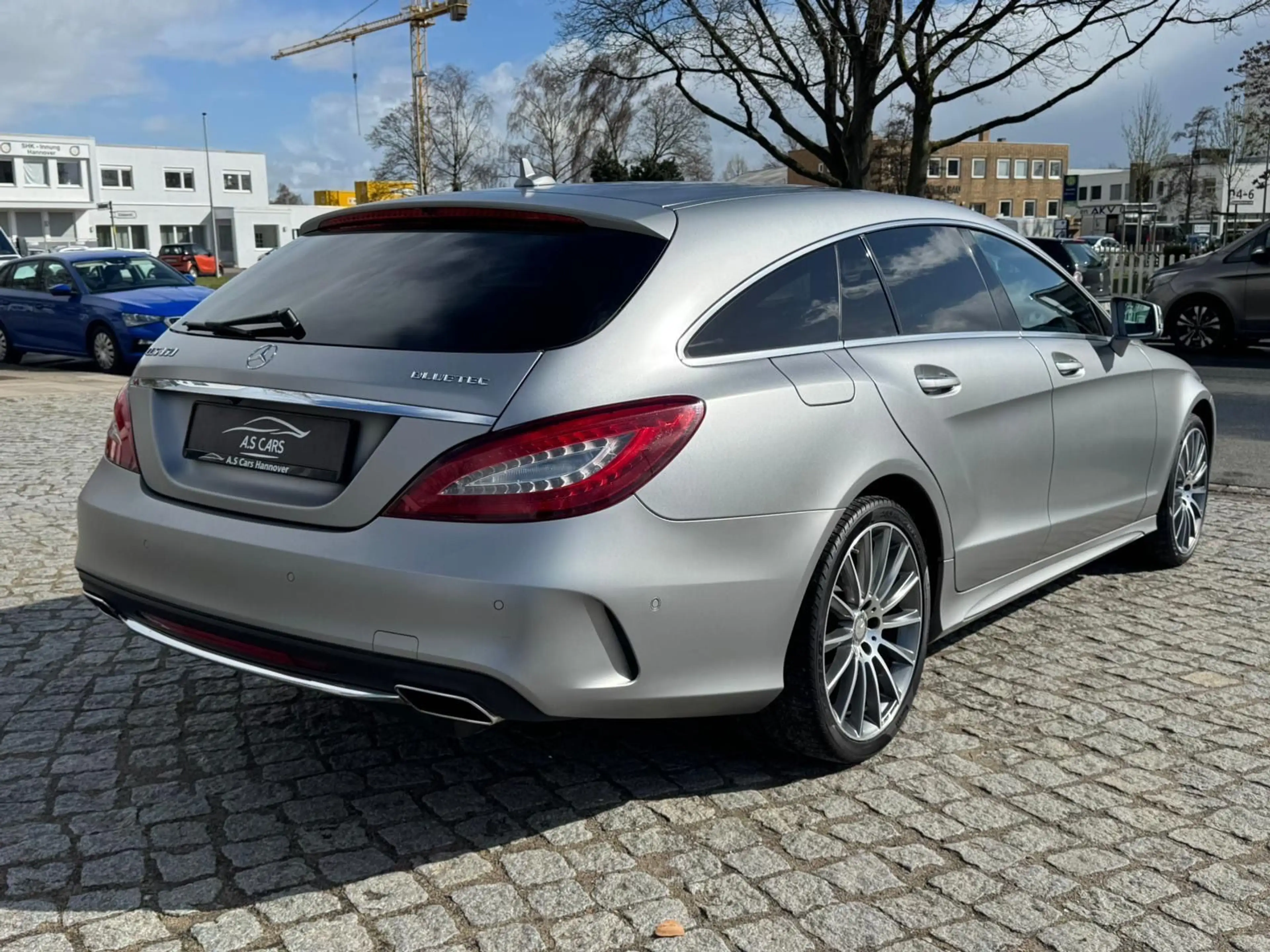 Mercedes-Benz CLS 350 d 4Matic AMG*MAGNO*DIST*H&K*Voll* — photo 2