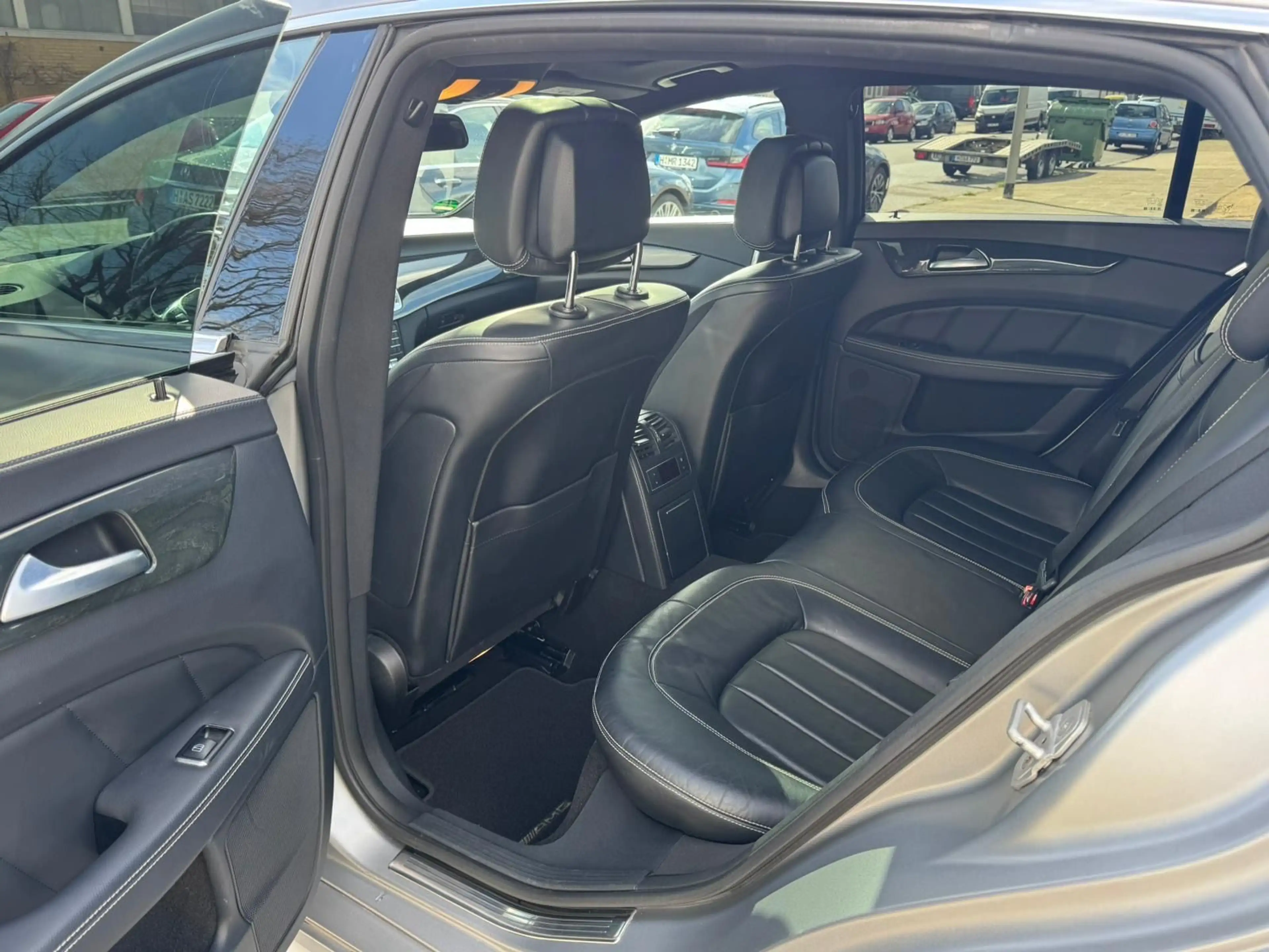 Mercedes-Benz CLS 350 d 4Matic AMG*MAGNO*DIST*H&K*Voll* — photo 18