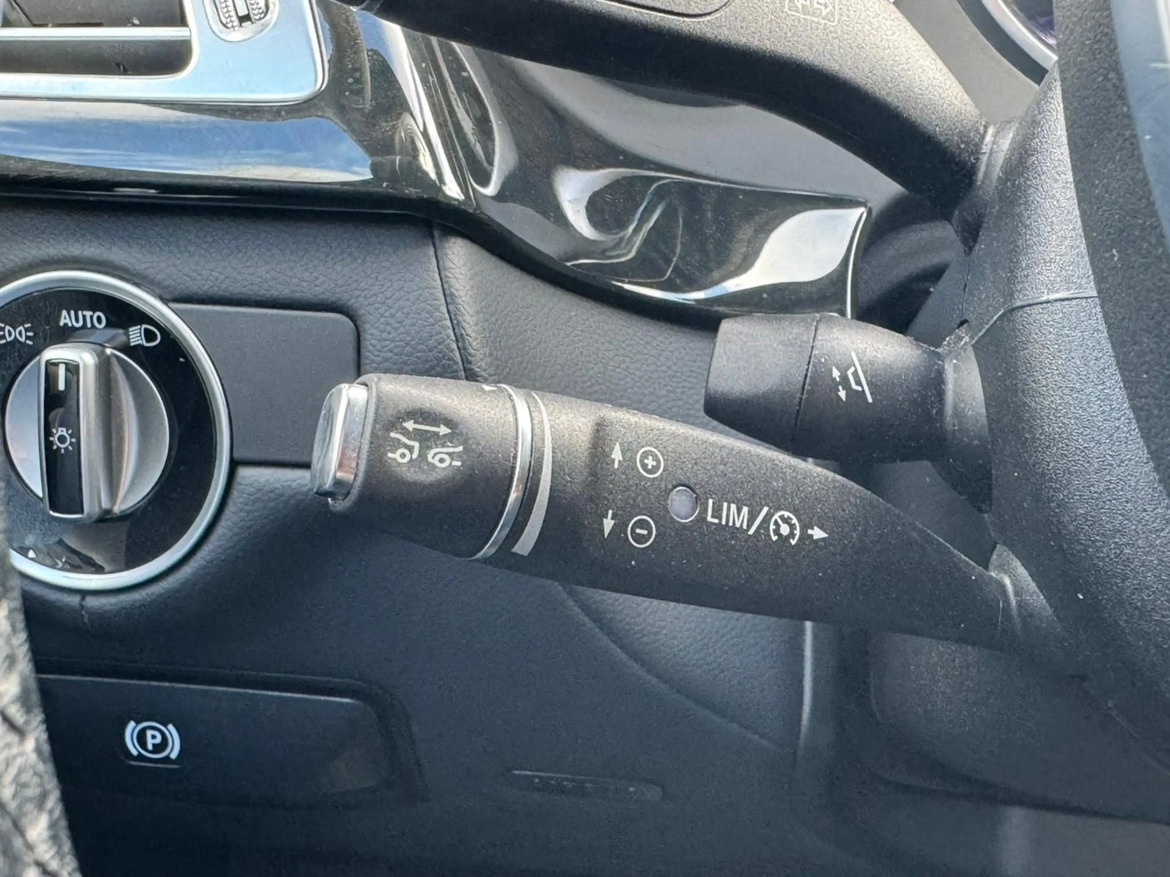 Mercedes-Benz CLS 350 d 4Matic AMG*MAGNO*DIST*H&K*Voll* — photo 21
