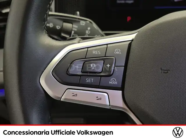 Volkswagen Tiguan view 20
