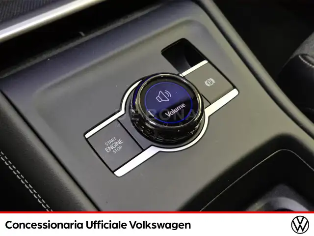 Volkswagen Tiguan view 17