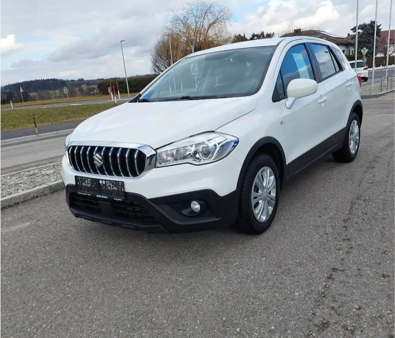 Suzuki SX4 S-Cross SX4 S-Cross 1,0 DITC shineshine Bílá - 1