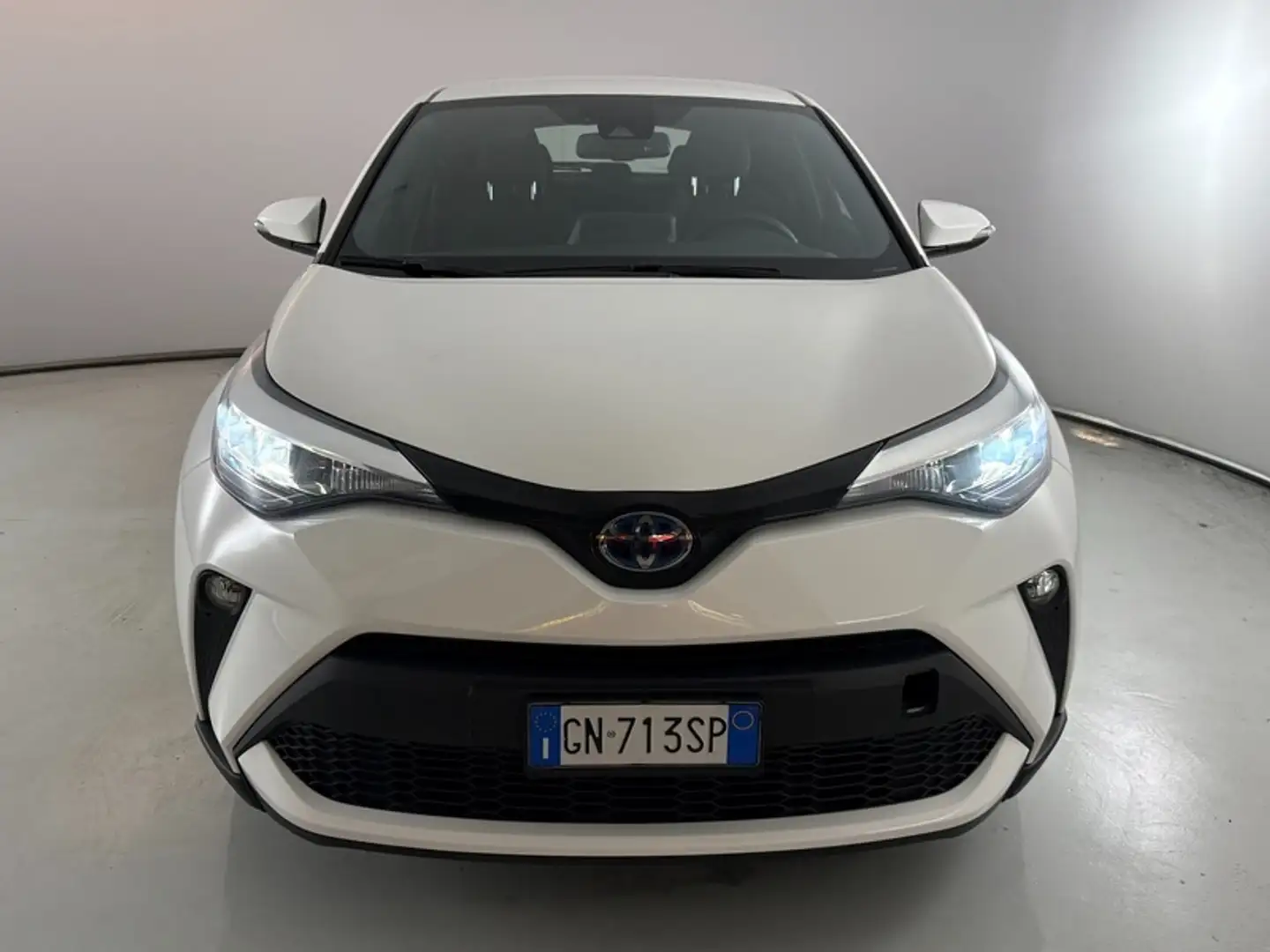 Toyota C-HR 1.8 Hybrid Business White - 2