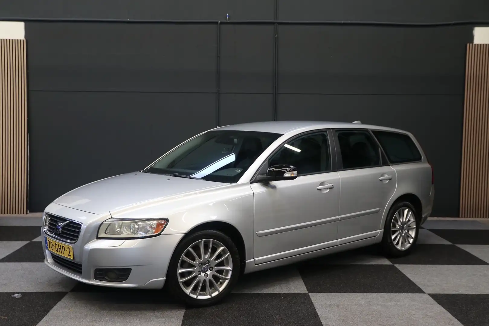 Volvo V50 2.0 Edition II Gris - 1