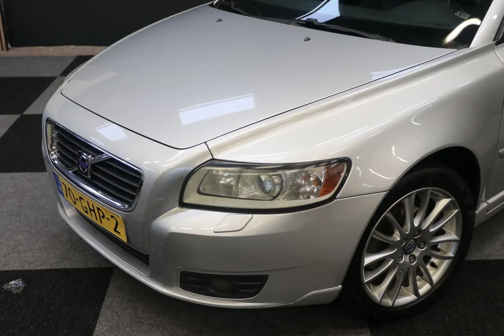 Volvo V50 2.0 Edition II Gris - 2