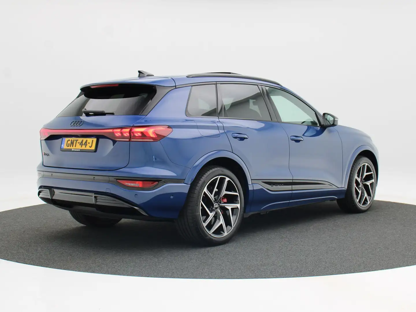 Audi Q6 SQ6 e-tron 100 kWh 490 Pk | Full LED | Panoramadak Bleu - 2