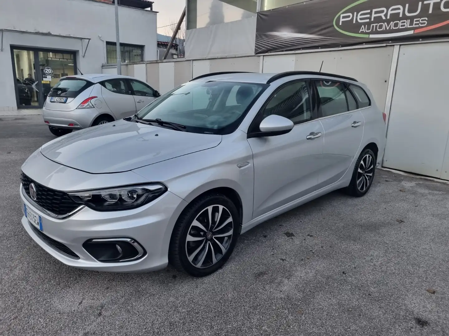 Fiat Tipo Tipo SW II SW 1.6 mjt Lounge Grau - 1