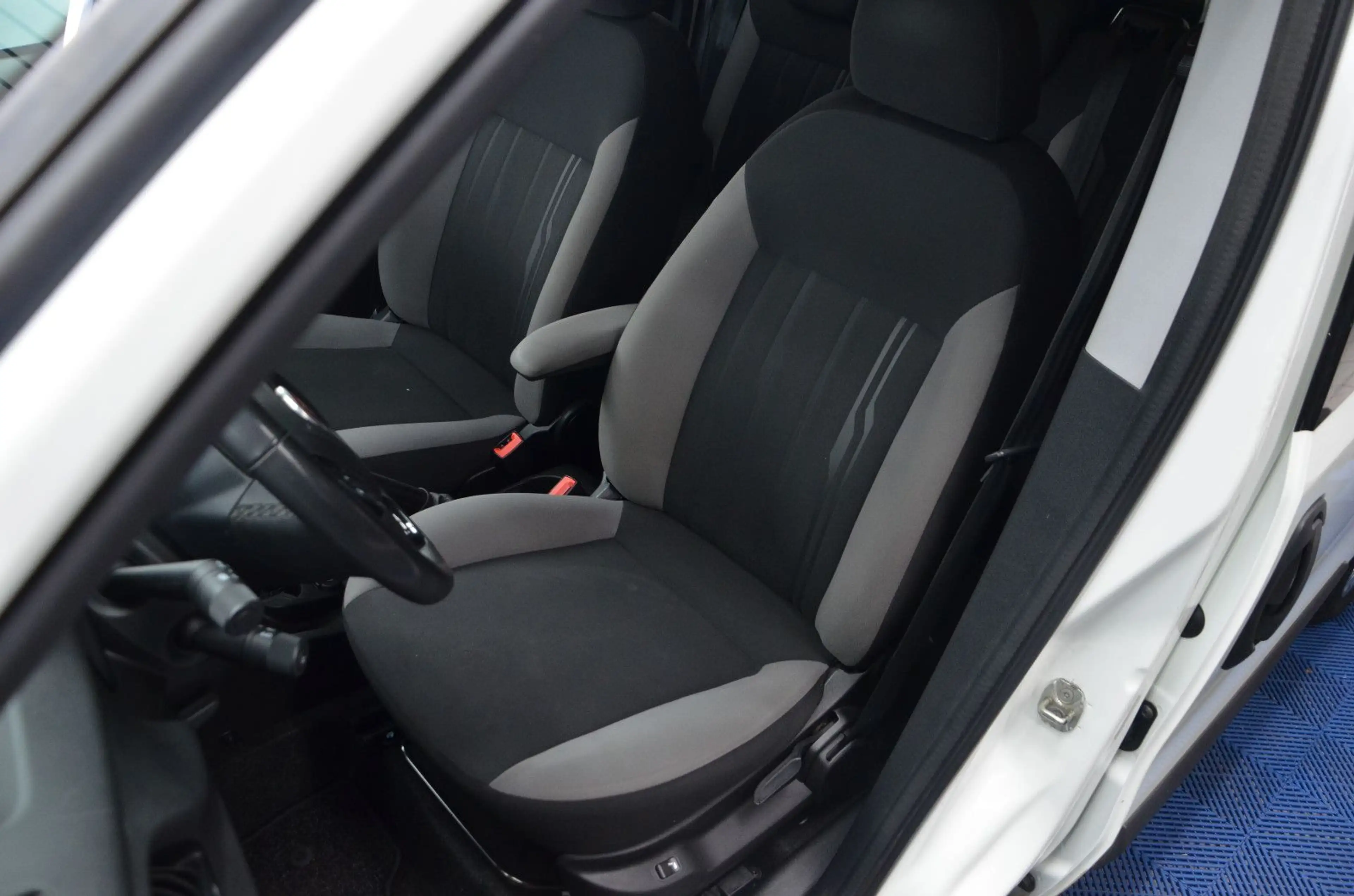 Fiat Doblo SX Maxi Kombi *5 SITZER*AHK*EXPORT*1.HAND! — photo 9