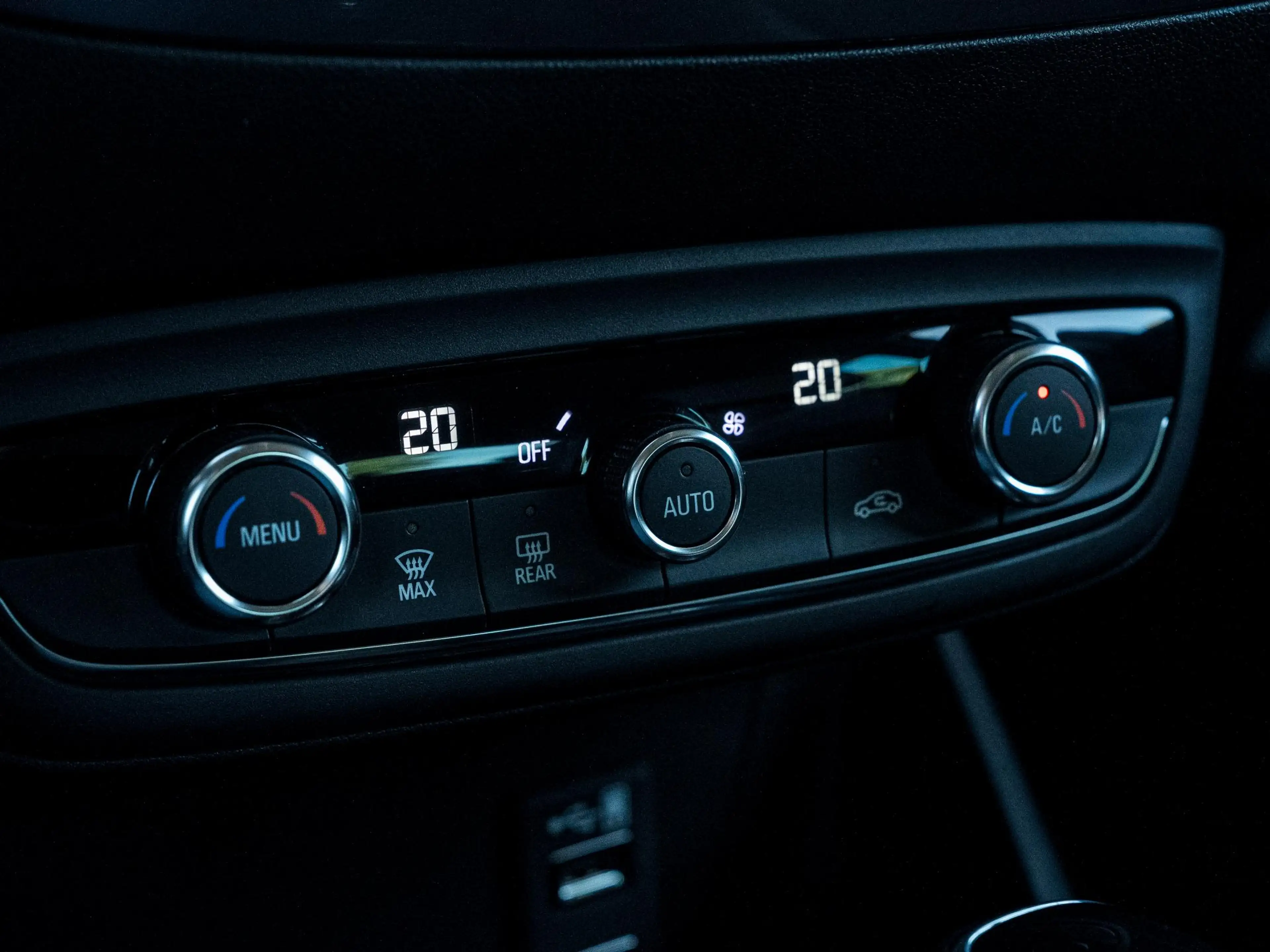 Opel Crossland X 1.2 Turbo Innovation | Navigatie | 22.000KM! | Par — photo 13