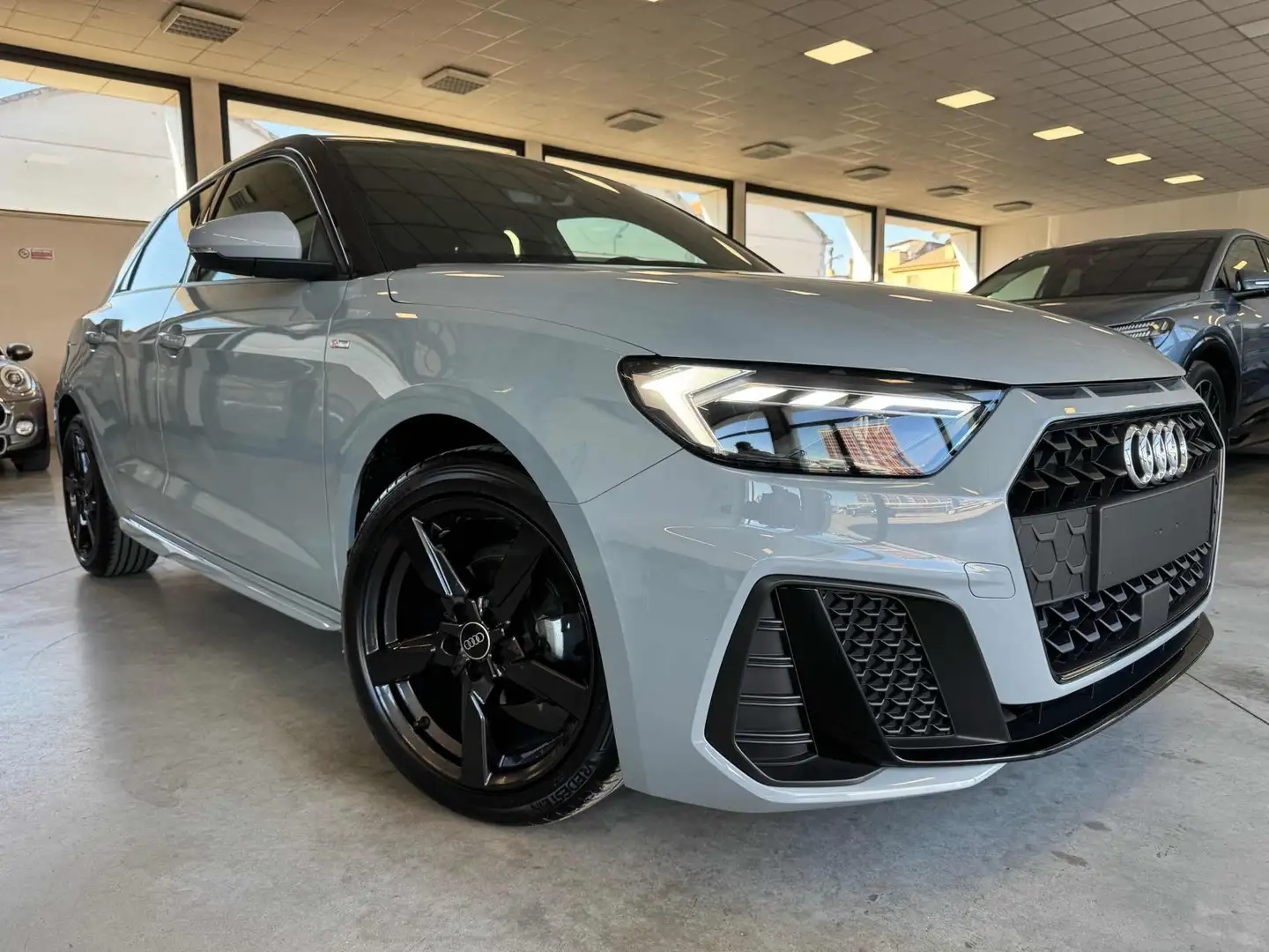 Audi A1 SPB 25 TFSI S line Interiors Grigio - 2