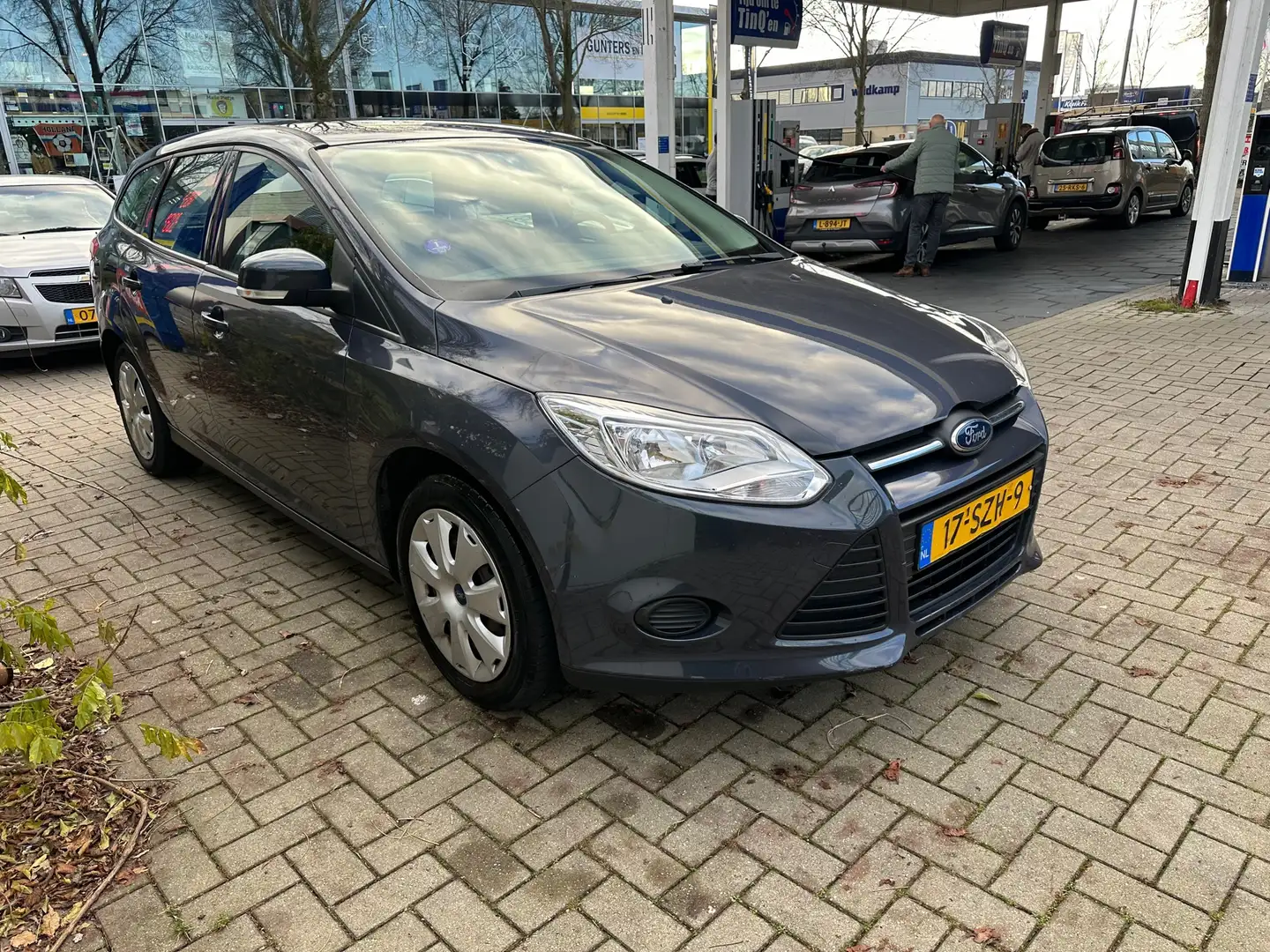 Ford Focus Wagon 1.6 TI-VCT Trend Grijs - 2