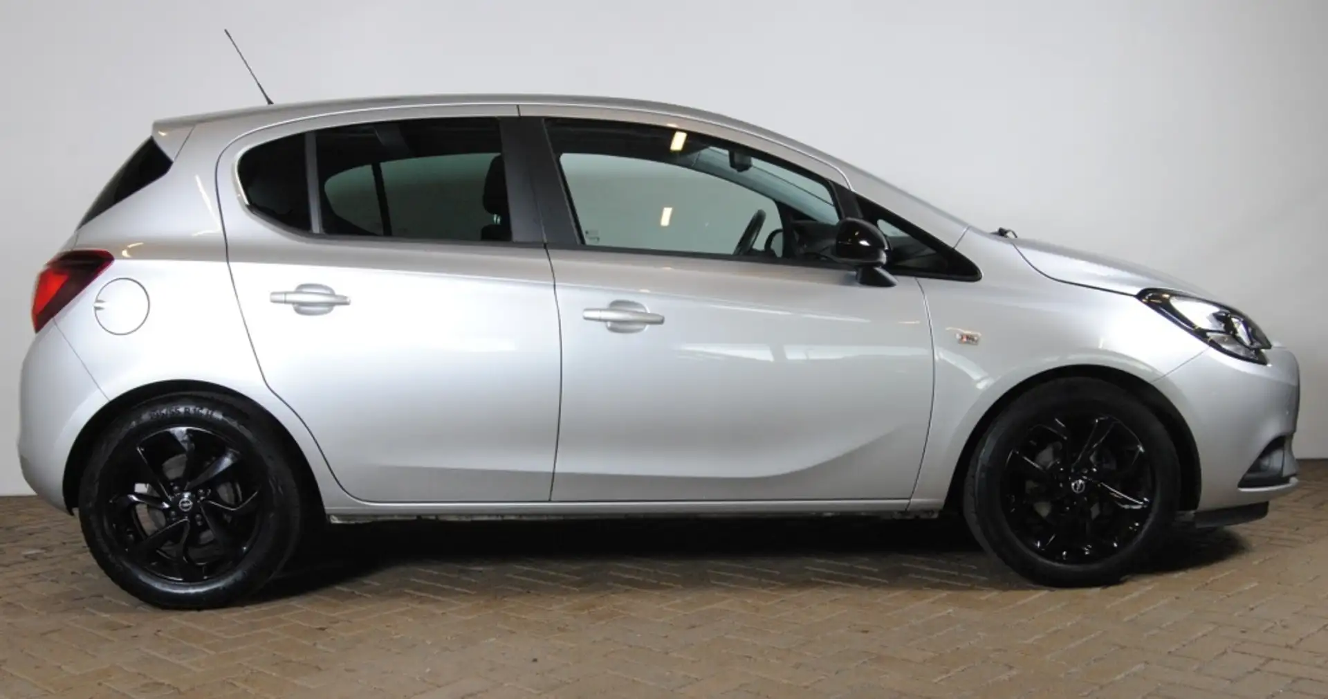 Opel Corsa 1.4 Innovation Gris - 2
