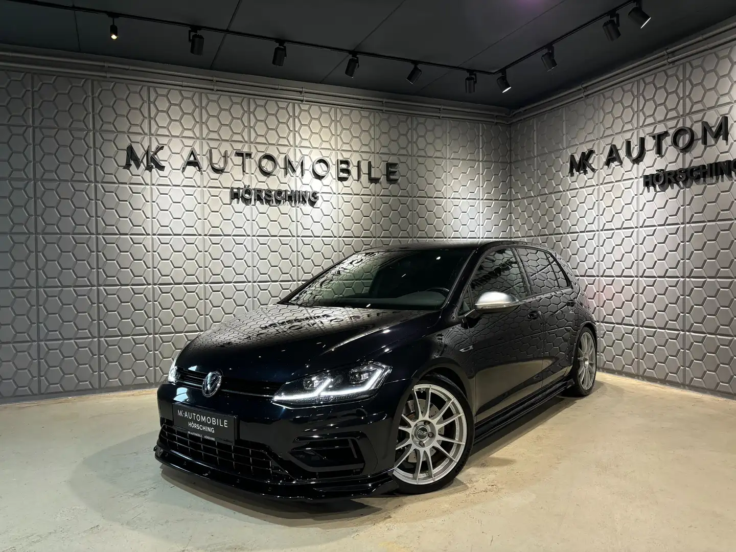 Volkswagen Golf R 4Motion*BUSINESS-/WINTERPAKET*NAVI*RÜCKFAHRKAM. Siyah - 1