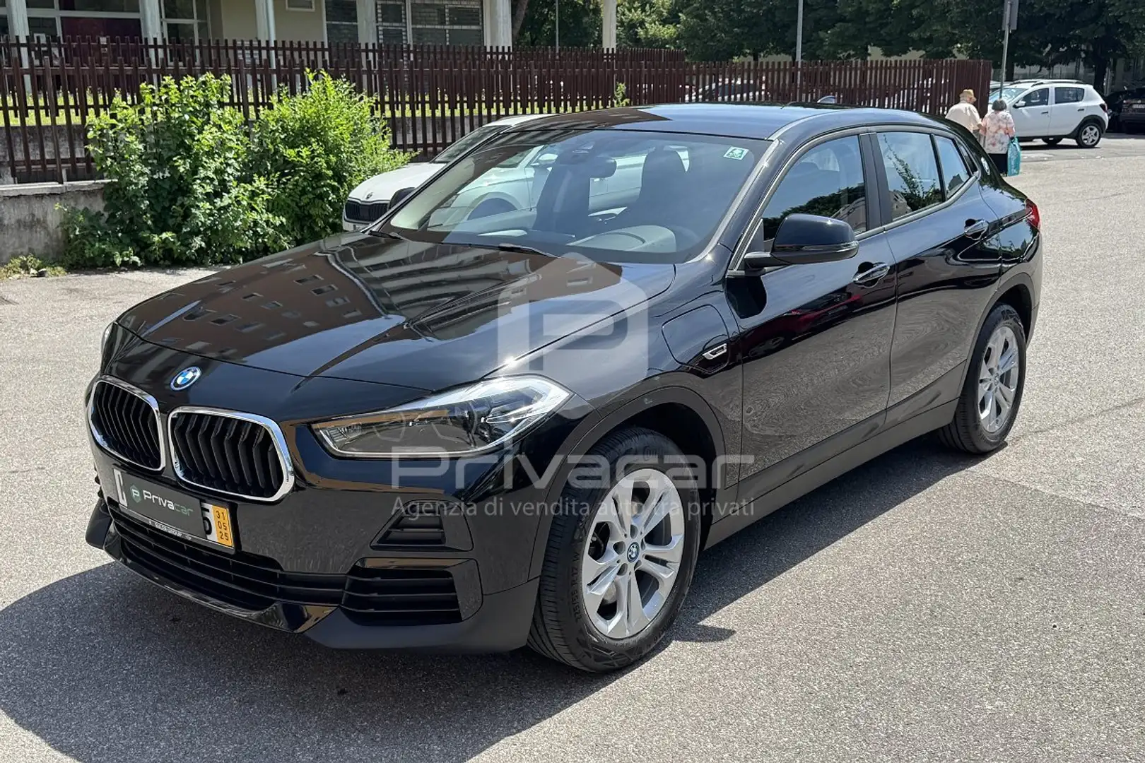 BMW X2 X2 xDrive25e Business-X Schwarz - 1