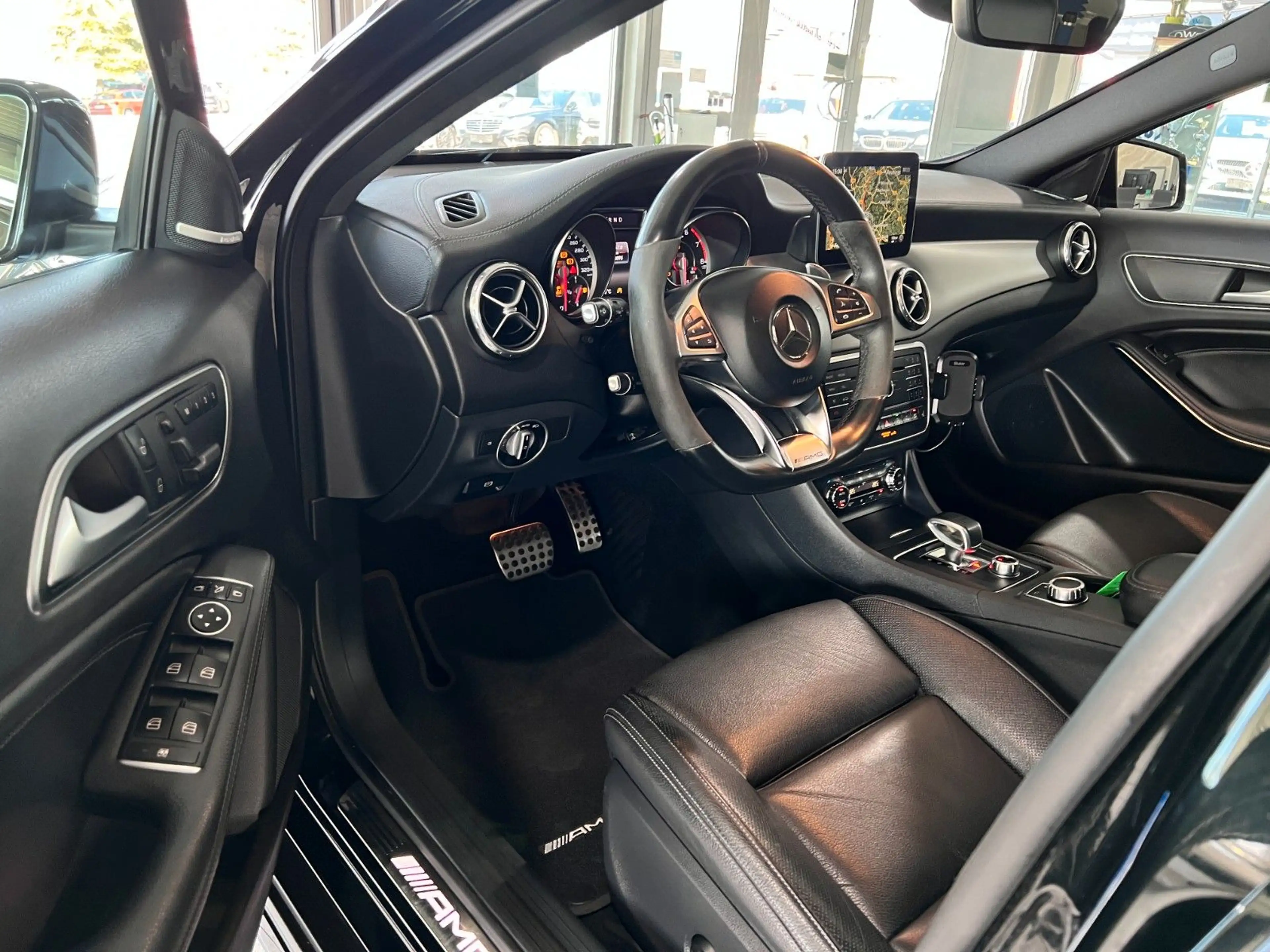 Mercedes-Benz GLA 45 AMG 4M | H/K | PANO | MEMORY | KAMERA — photo 9