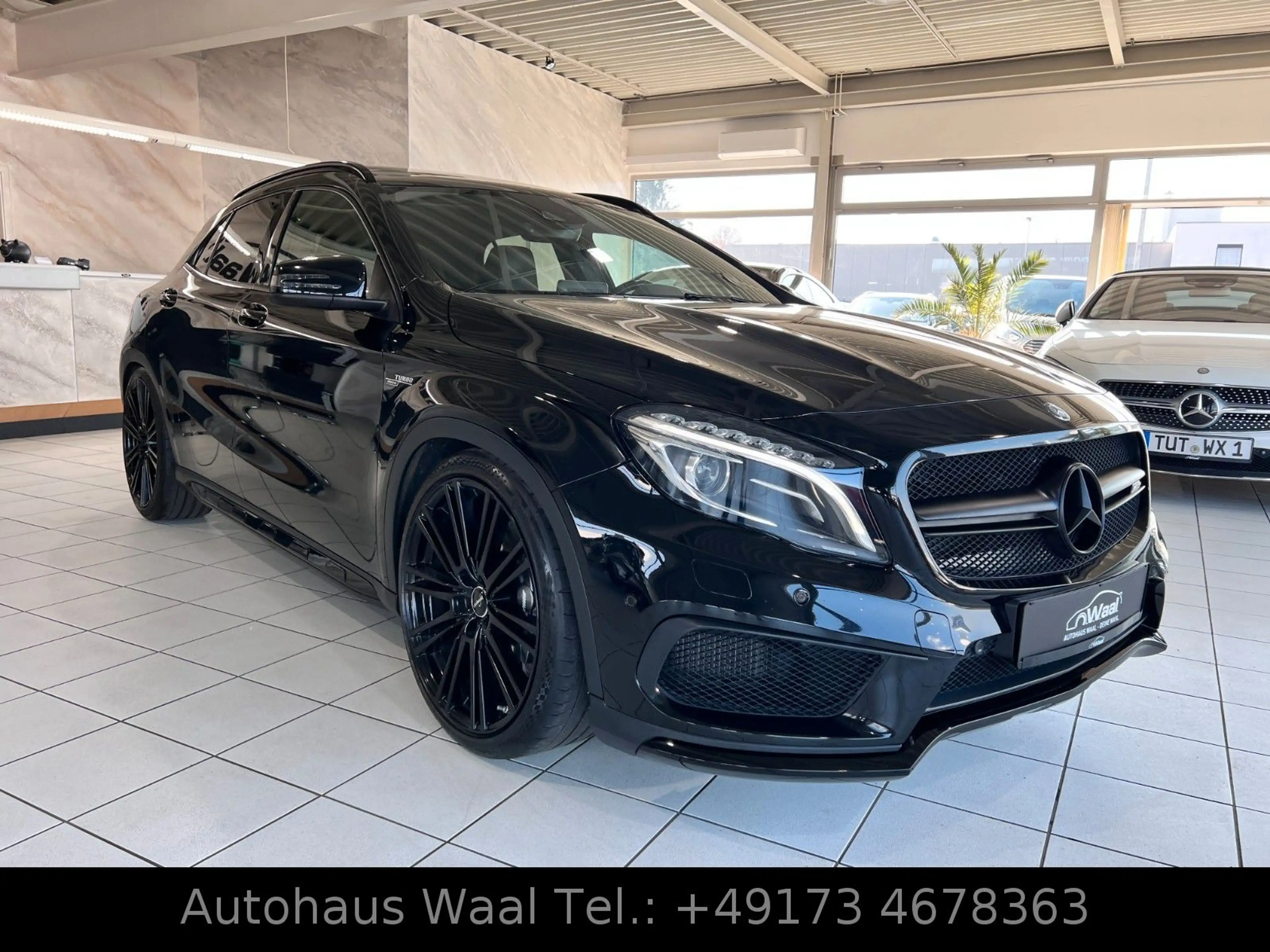 Mercedes-Benz GLA 45 AMG 4M | H/K | PANO | MEMORY | KAMERA — photo 3