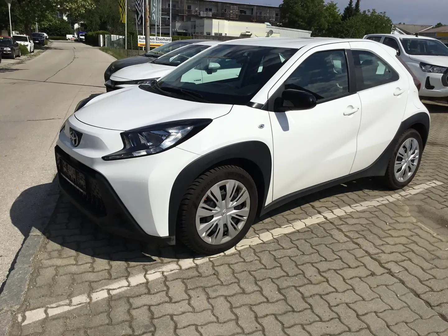 Toyota Aygo 1,0 VVT.-i Play Weiß - 1