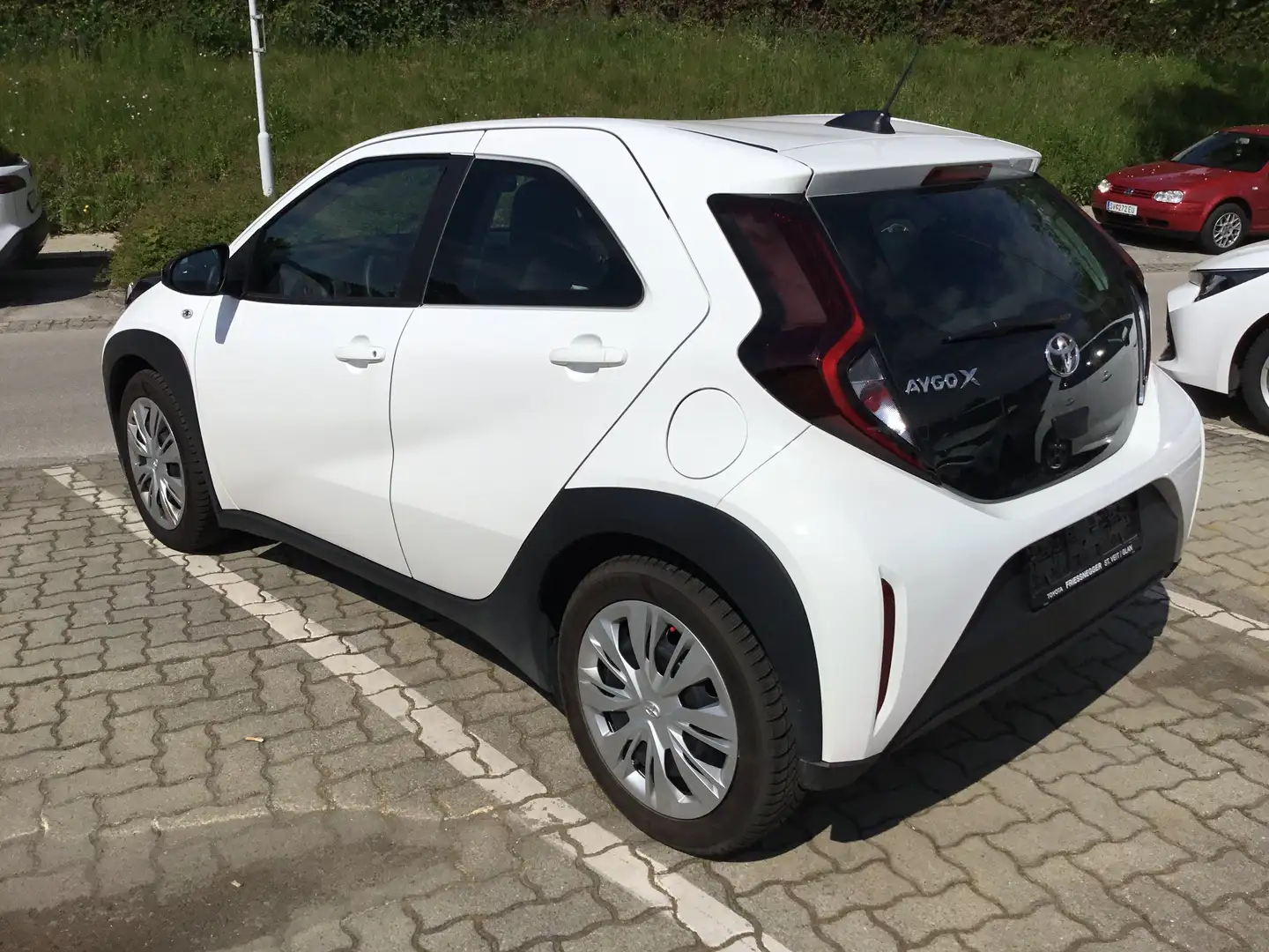 Toyota Aygo 1,0 VVT.-i Play Weiß - 2